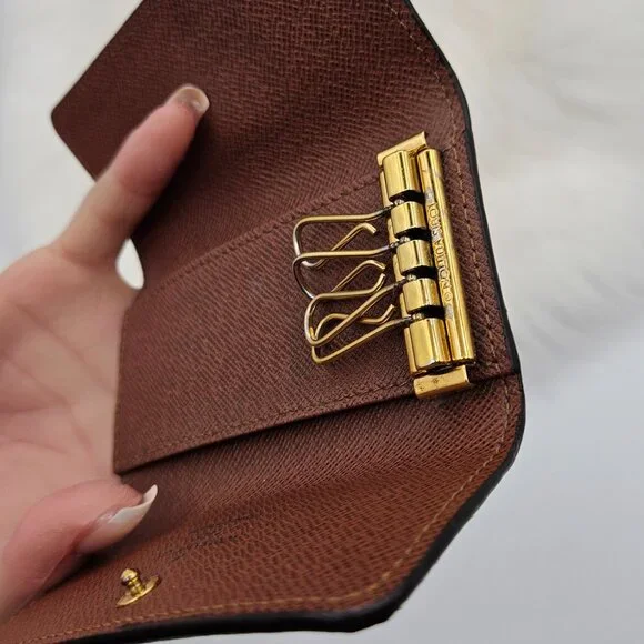 Louis Vuitton Monogram Key Case - Picture 14 of 15